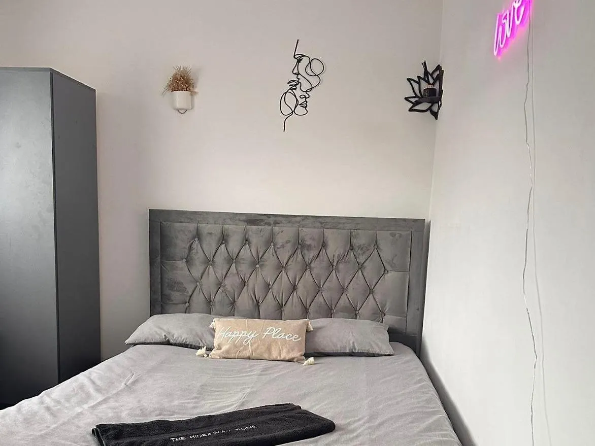 Housesleeps5-Garden-Parking-Petsok-Near Locks Bradford  0*, Bradford (West Yorkshire) Velká Británie