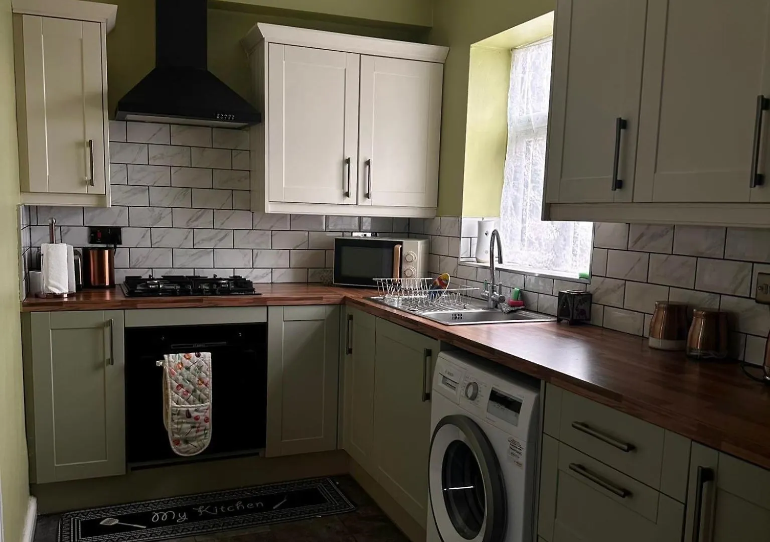 Housesleeps5-Garden-Parking-Petsok-Near Locks Bradford  Prázdninový dům Bradford (West Yorkshire)